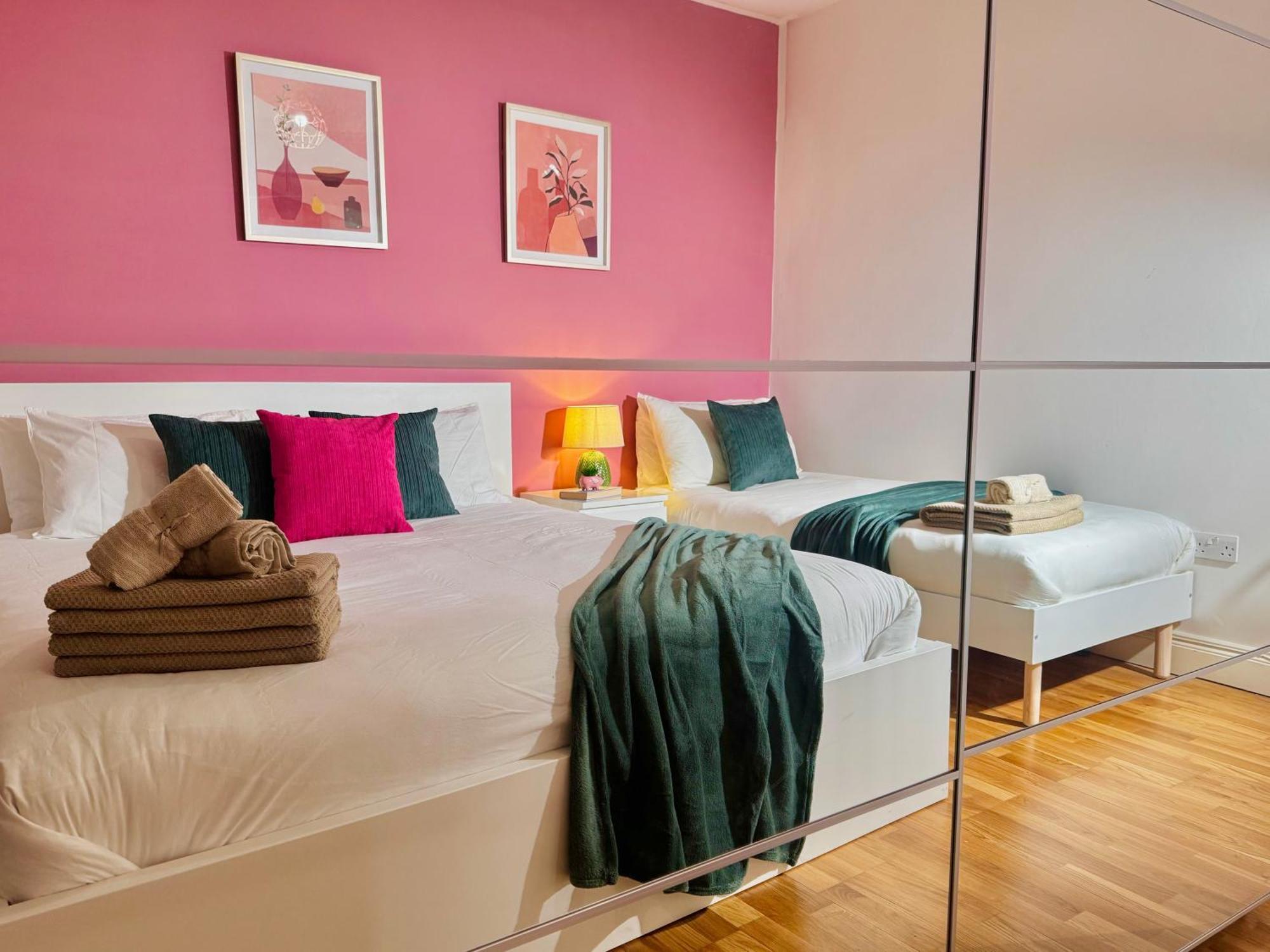 Modern 1-Bed Apt 30Min To Central London & Parking Exterior foto