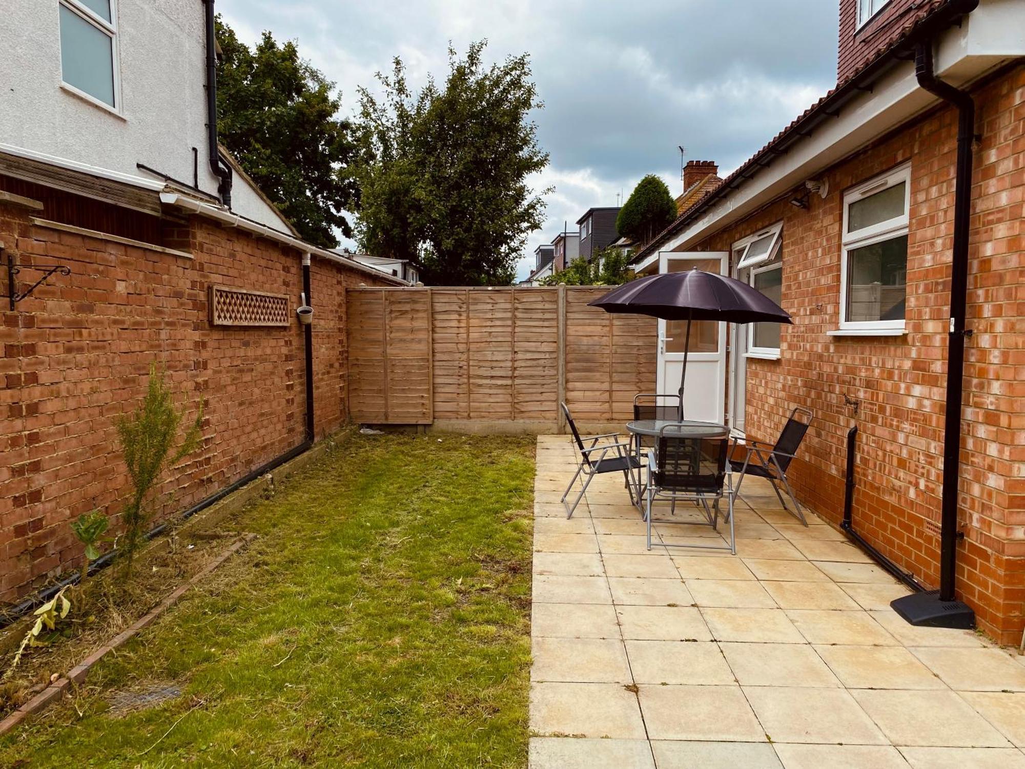 Modern 1-Bed Apt 30Min To Central London & Parking Exterior foto